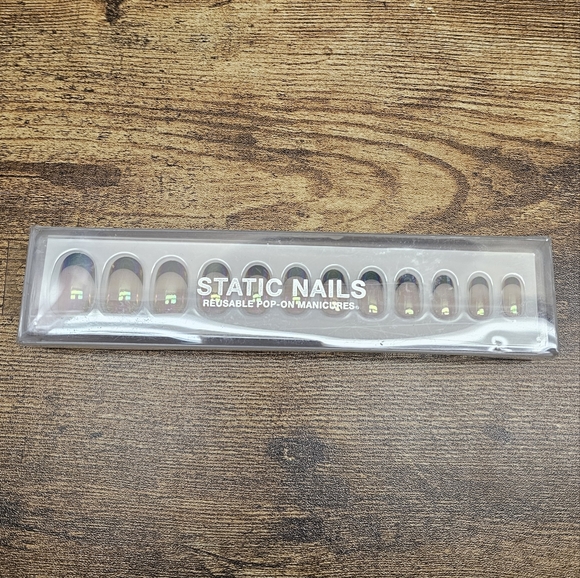 Static Nails Reusable Pop-On Manicures Holo French Black - Round - Picture 3 of 5